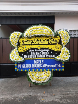 Papan Bunga Duka di Pematang Karau