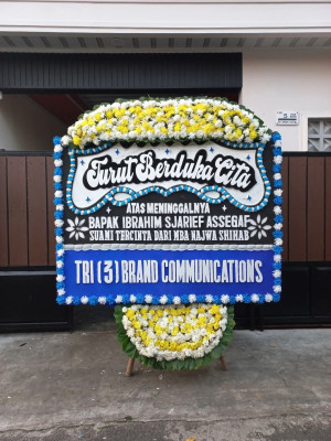 Papan Bunga Duka di Pematang Karau
